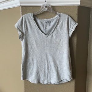 GAP v-neck easy tee